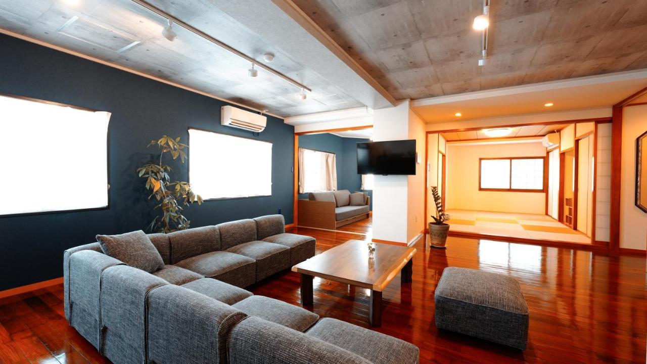 琉球モダン宿りゅうだん Naha Extérieur photo
